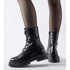 Schwarze, isolierte Cressac-Lackstiefel 1