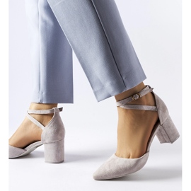 Graue Pumps mit niedrigem Absatz von Florina 2