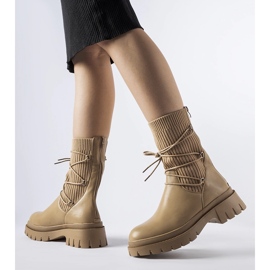 Beigefarbene Sockenstiefeletten mit Schnürung von Eliot 1