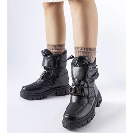 Schwarze Schneestiefel mit dekorativer Athos-Schnalle 1