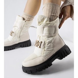 Beigefarbene Schneestiefel mit dekorativer Athos-Schnalle 2