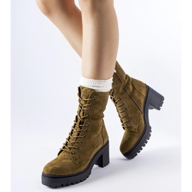 Grüne isolierte Stiefel mit niedrigem Absatz von Cotti 1