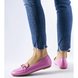 Rosafarbene Mokassins, verziert mit einer Gaston-Schnalle 1