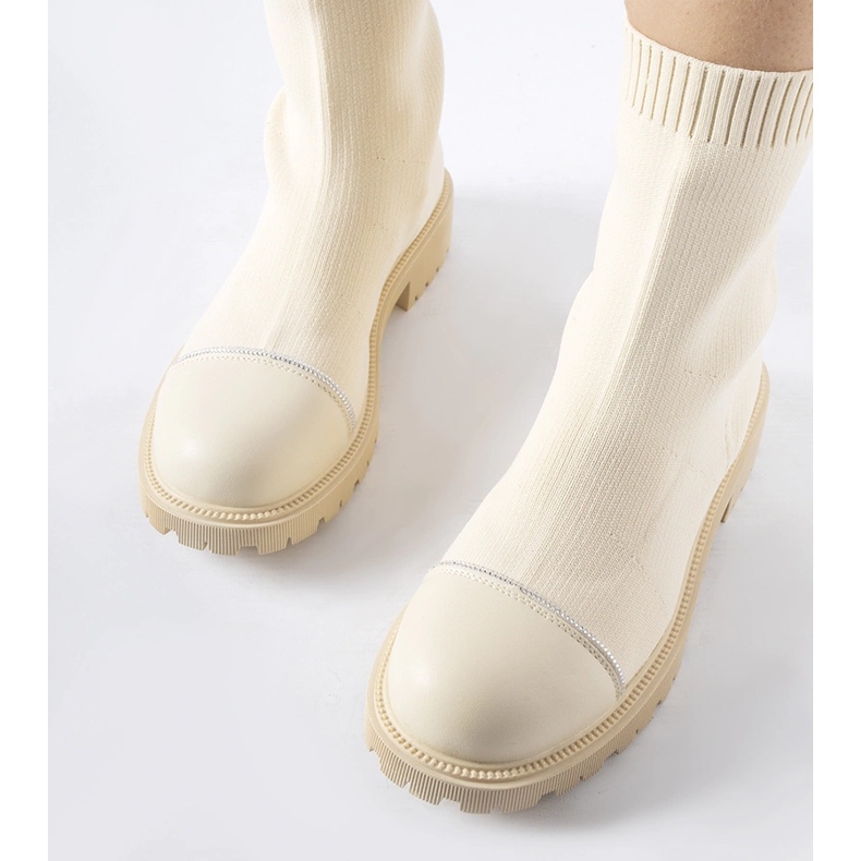 Beigefarbene Sockenstiefeletten mit Strasssteinen von Vail 1