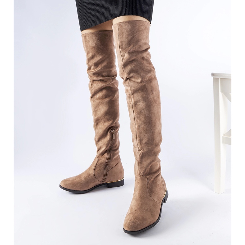 Lange braune Elwira-Stiefel aus warmem Öko-Wildleder 1