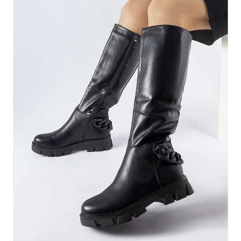 Schwarze flache Stiefel mit Kette Armand 1