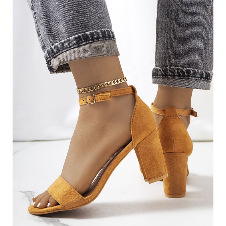 Braune Sandalen am Karella-Pfosten mehrfarbig 1