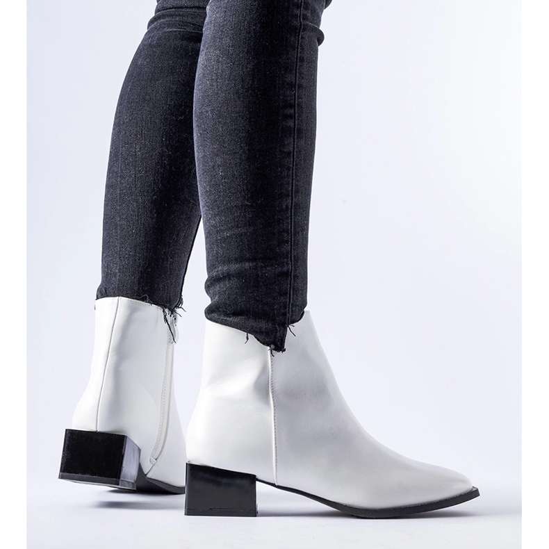 Weiße isolierte Stiefel mit quadratischem Absatz Boris 1