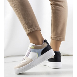 Weiße und lila Damenturnschuhe Lins beige 1
