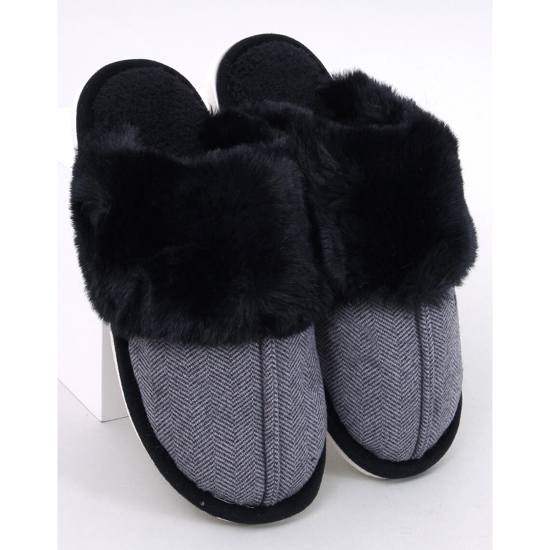 Schwarze Herrenhausschuhe mit Fischgrätenmuster von Gregory 1