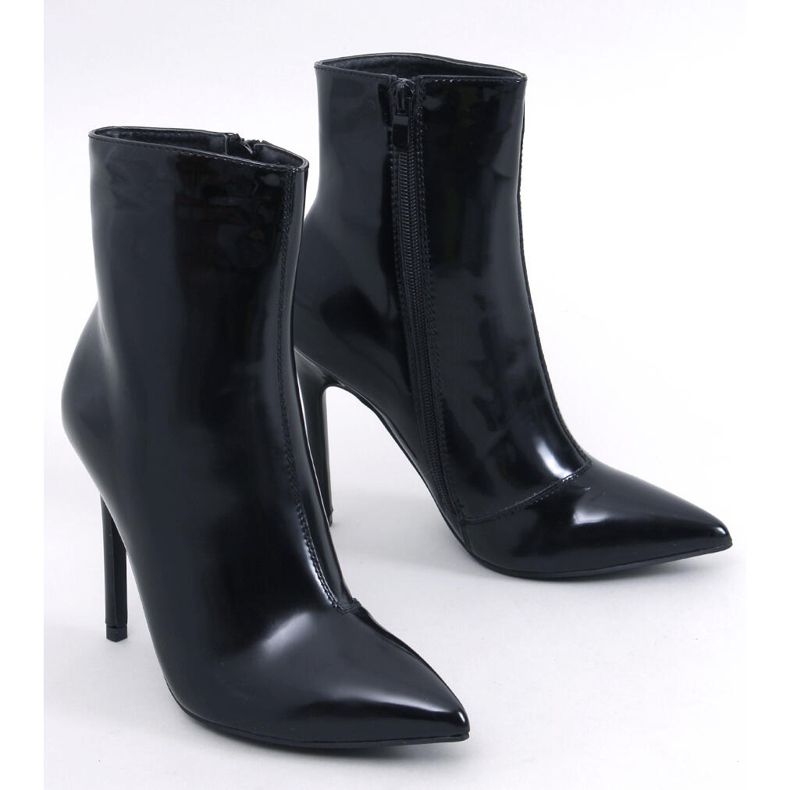 Roah Schwarze Lack-Stiletto-Stiefeletten 1