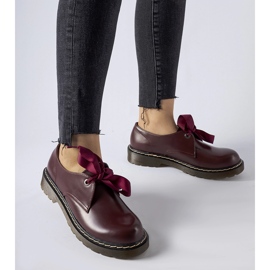 Kastanienbraune Schuhe mit dekorativer Schleife von Rodriguez rot 1