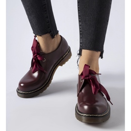 Kastanienbraune Schuhe mit dekorativer Schleife von Rodriguez rot 2