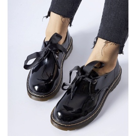 Schwarze Lackschuhe mit Rodriguez-Schleife 1