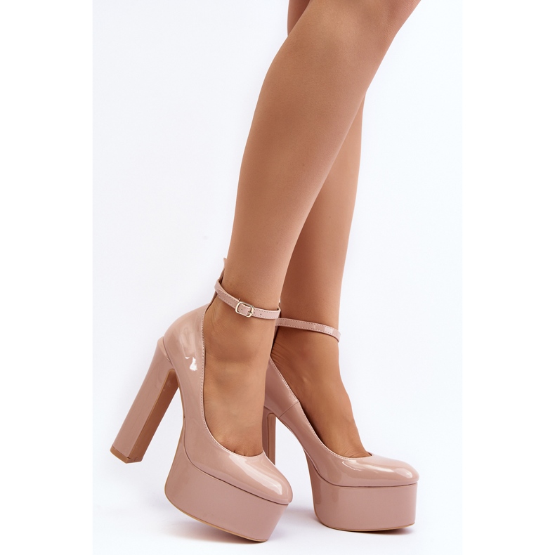 Lacklederpumps auf massivem Plateau und Stilettoabsatz, Beige Ninames 1