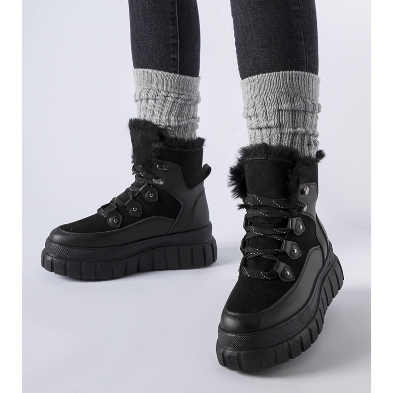 Schwarze Stiefeletten mit massiver Cervantes-Sohle 1