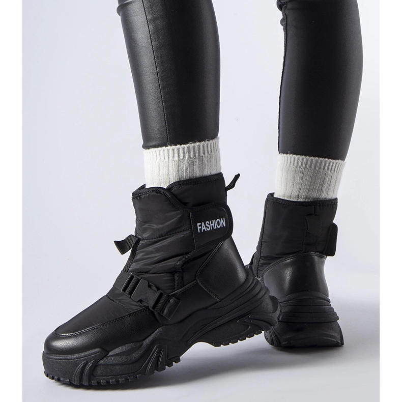 Schwarze, isolierte Schneestiefel von Mernicco mit Klettverschluss 1