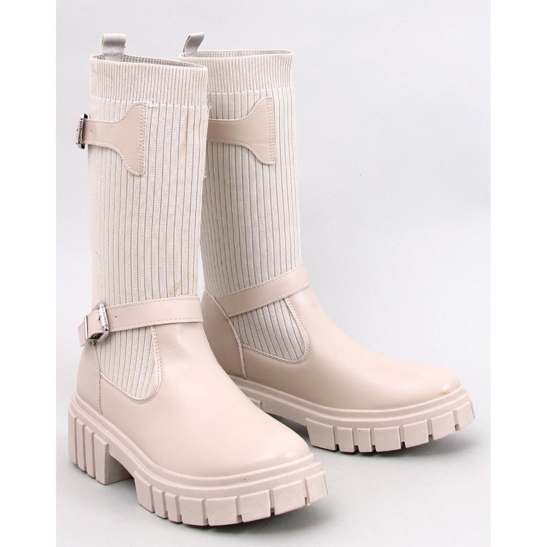 Rhea Beige Stiefel mit flexiblem Obermaterial 1