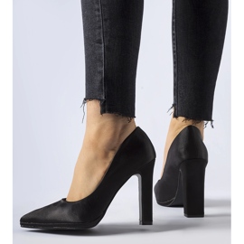 Schwarze Satin-Stiletto-Pumps von Rivers 1