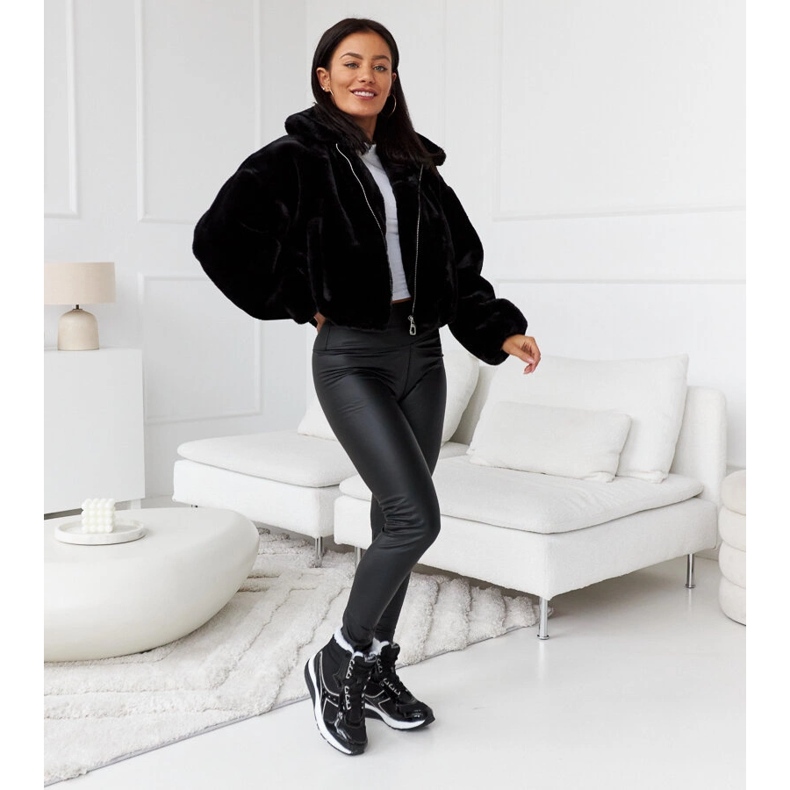 Schwarze, isolierte Sport-Schneestiefel von Diadora 1