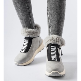 Graue isolierte hohe Oneglia-Sneaker 1