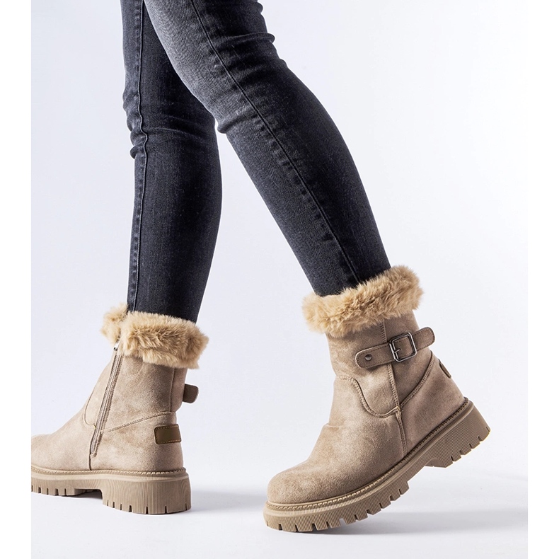 Braune isolierte Stiefel mit Fell von Odetta 1