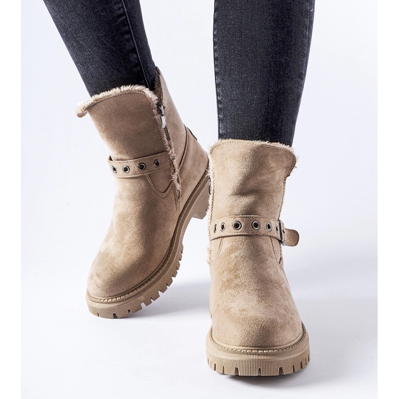 Beige isolierte Stiefel von Gibsonia 1
