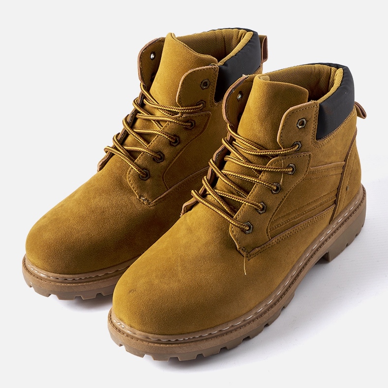 Klassische braune Herrenstiefel von Petrelle 1