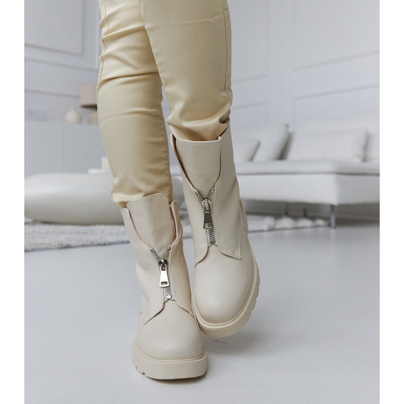 Beige isolierte Stiefeletten mit Reißverschluss von Oakdale 1