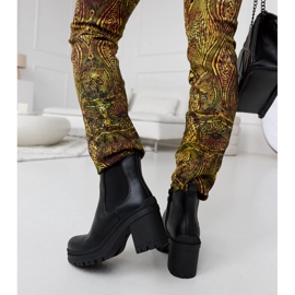 Schwarze Stiefeletten mit niedrigem Absatz von Layman 1