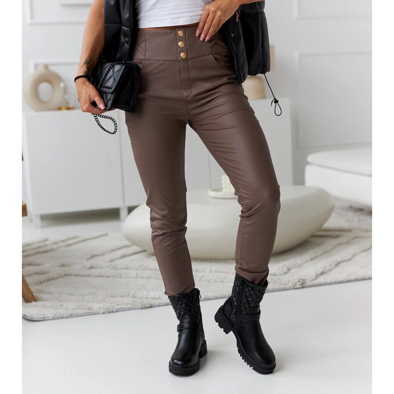 Schwarze Stiefeletten mit dekorativer Brembo-Steppung 2