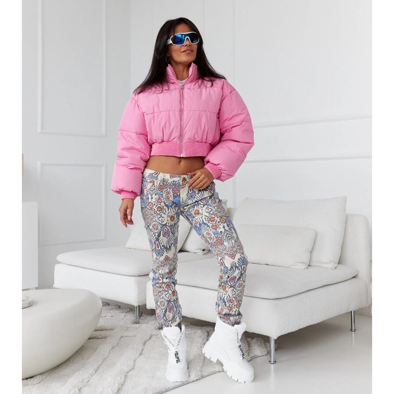 Weiße, isolierte Schneestiefel mit Eulalia-Aufschrift 1