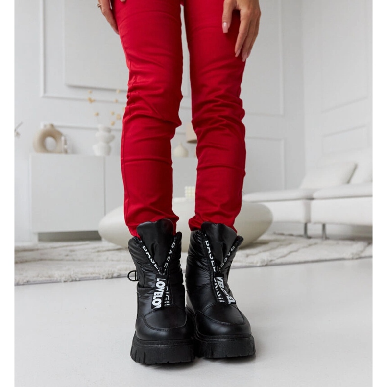 Schwarze, isolierte Schneestiefel mit Eulalia-Aufschrift 1