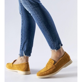 Dunkelbeige Mokassins aus Ferragus-Öko-Wildleder 1