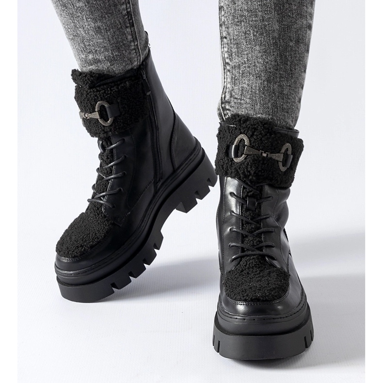 Schwarze isolierte Arbeiterstiefel mit Highland-Schnalle 1