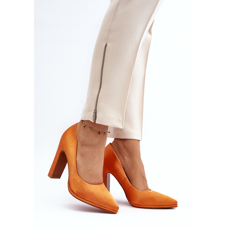Orangefarbene Piatti-Pumps mit hohem Absatz 2