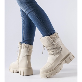 Beige Schneestiefel mit Pettenasco-Strasssteinen 1