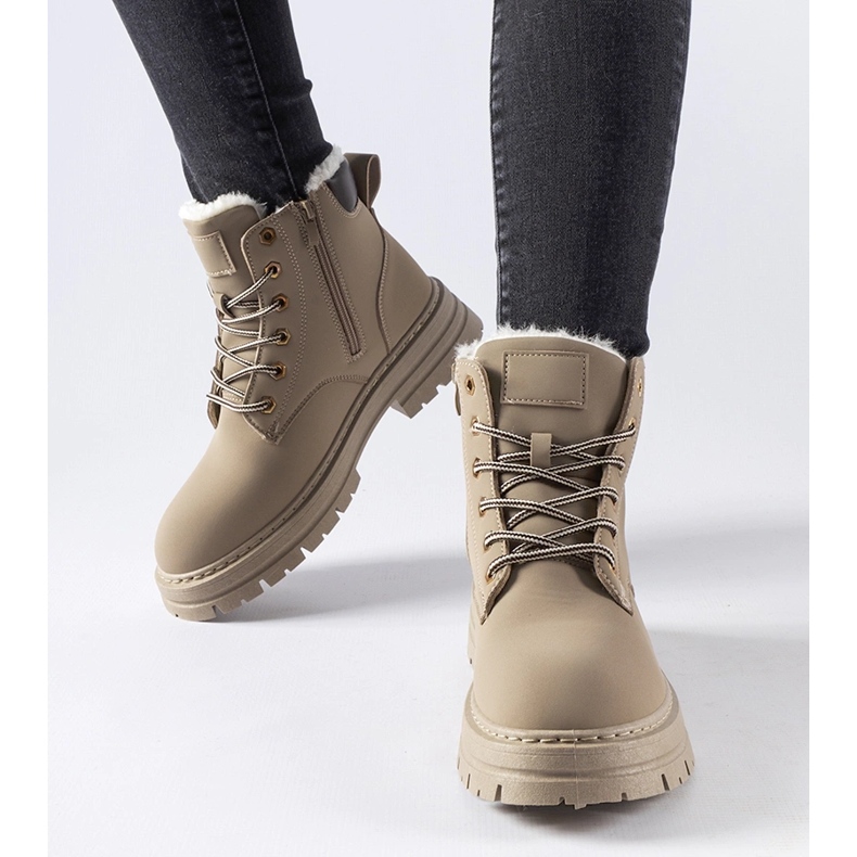 Beige isolierte Arbeiterstiefel von Stevens 1