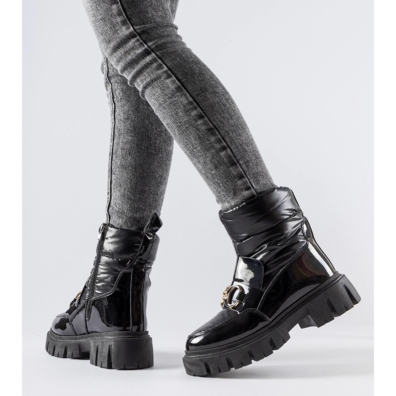 Schwarze Lack-Schneestiefel mit Elijah-Schnalle 1