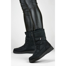 Isolierte, gesteppte Damen-Schneestiefel mit niedrigem Plateau und Fell schwarz 1