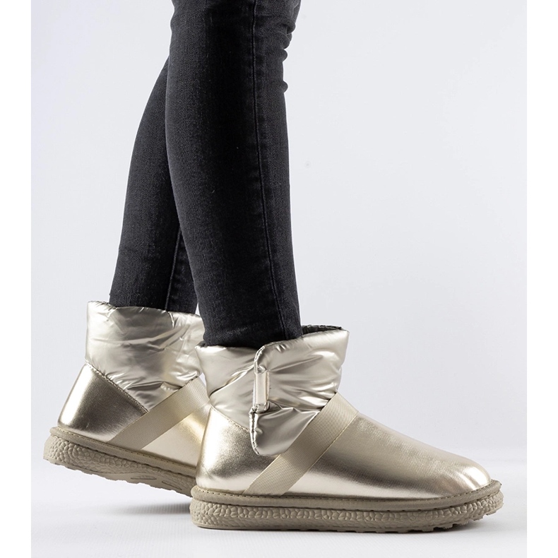 Goldglänzende kurze Delaune-Schneestiefel golden 1