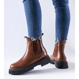 Braune, isolierte klassische Edgar-Slip-On-Stiefeletten 1