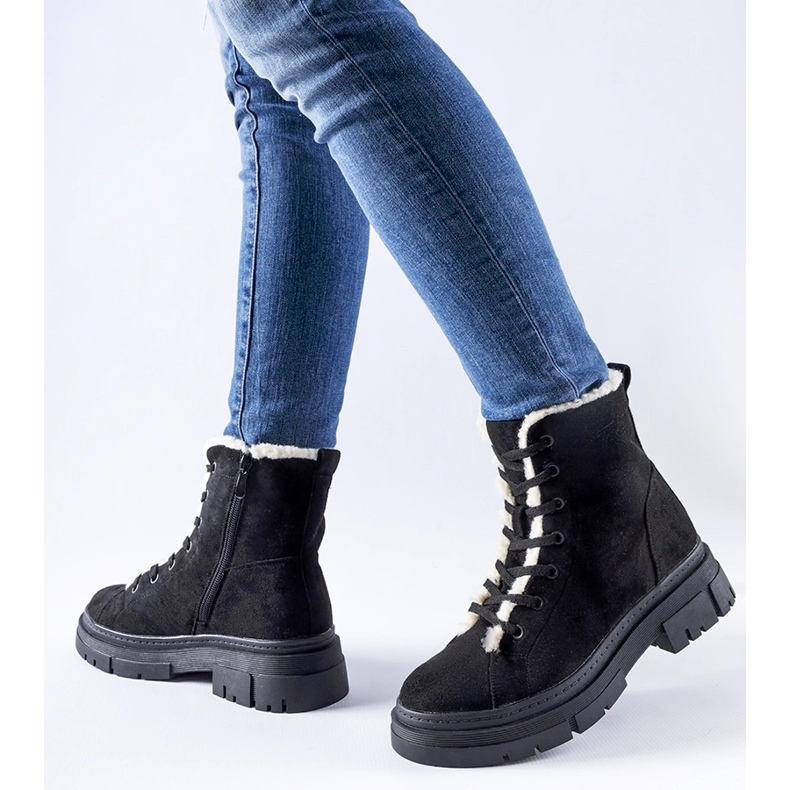 Schwarze, isolierte Stiefeletten aus Chamblee-Öko-Wildleder 1