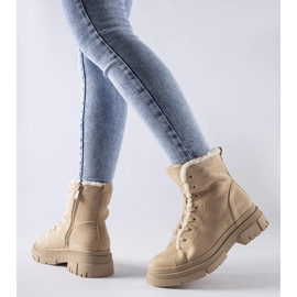 Beigefarbene, isolierte Stiefeletten aus Chamblee-Öko-Wildleder 1