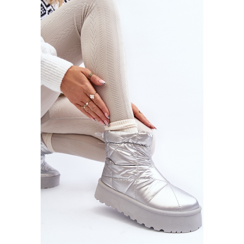 Silberne Fionia Damen-Schneestiefel auf einer riesigen Plattform silber- 1