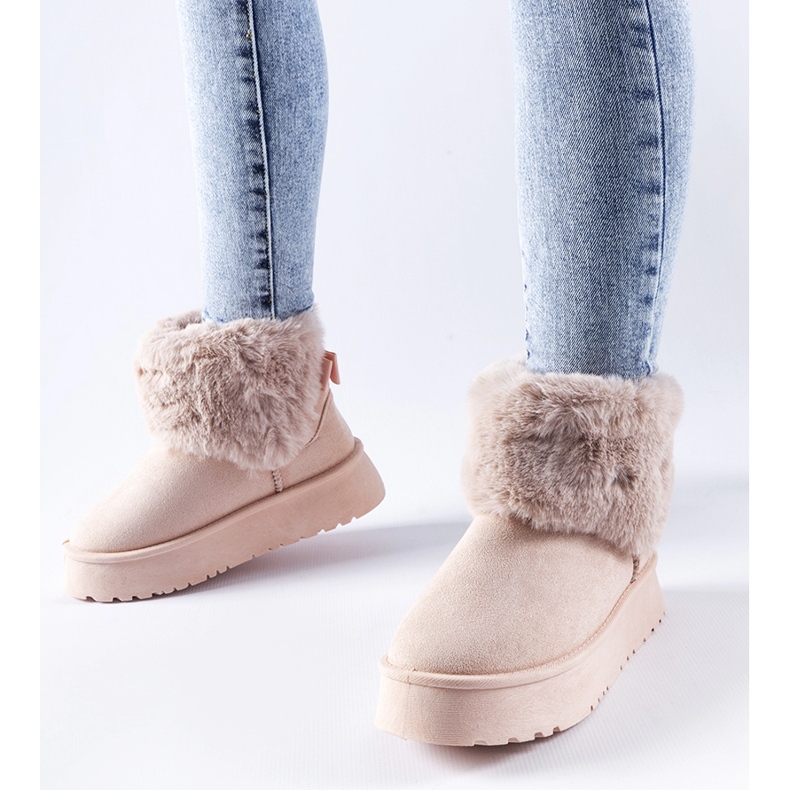 Rosa Schneestiefel mit Adelfia-Fell verziert 1