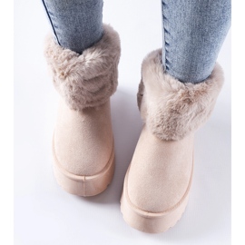 Rosa Schneestiefel mit Adelfia-Fell verziert 2