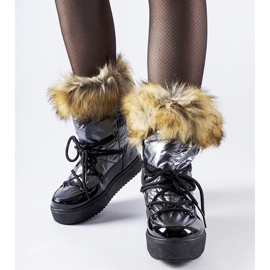 Kampfgraue, isolierte Schneestiefel mit Fell 1