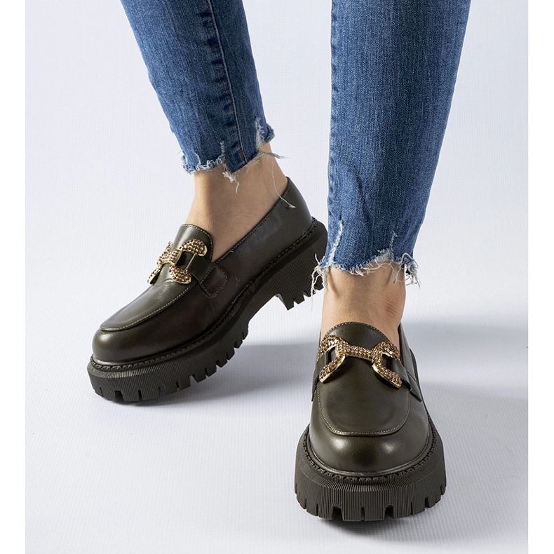 Grüne Mokassins, verziert mit Uzzone-Strasssteinen 1