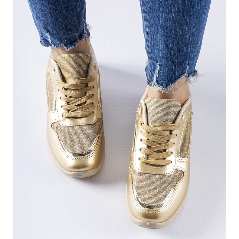 Beige-goldene Sneakers mit Zierfaden von Facondo 1